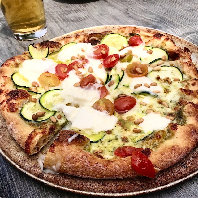 fresh veggie pizza