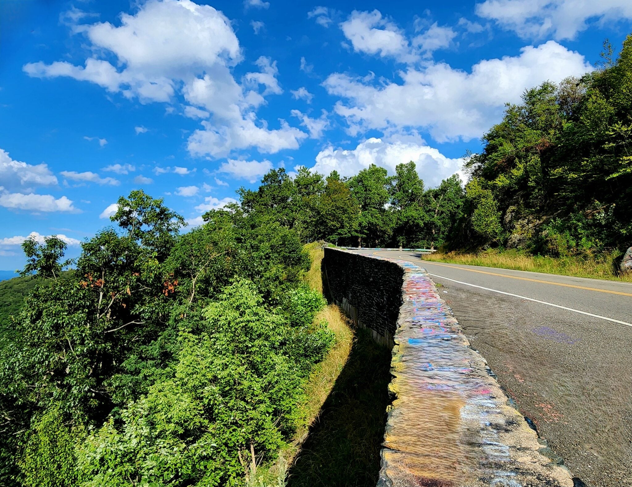 The Stunning 469-Mile Blue Ridge Parkway is America’s Favorite Drive ...