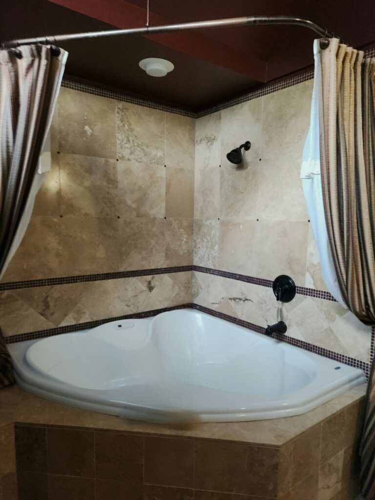 Spend 11 Awesome Days in the Willamette Valley 12 A private jetted tub in the guest's bathroom.