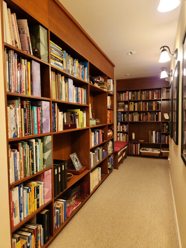 Spend 11 Awesome Days in the Willamette Valley 11 A fully-stocked library on the lowest floor.