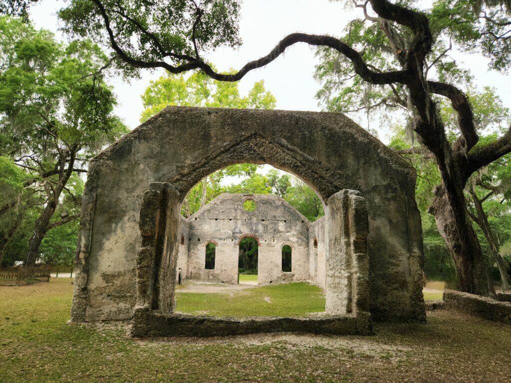 2 Islands, a Lighthouse, & Secret Magic of the Lowcountry 19 The tabby-construction ruins of a church still stand.